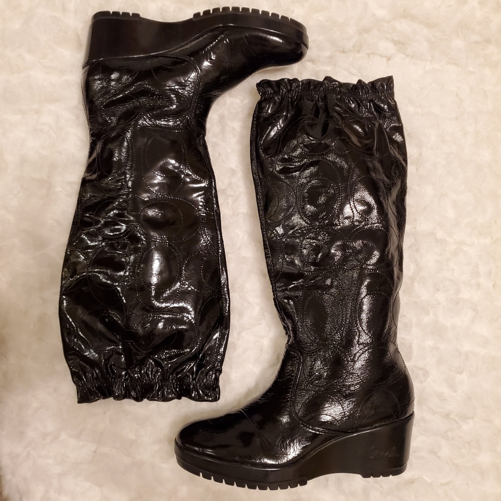 COACH Signature Ladies Boots - Picture 2 of 13